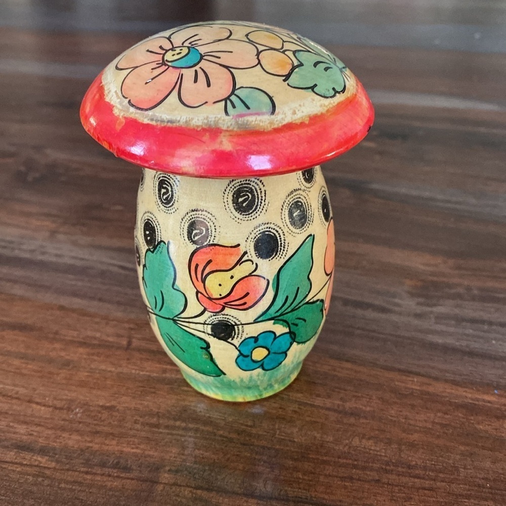 Vintage Wooden Mushroom - Russian trinket box - Picture 3 of 6